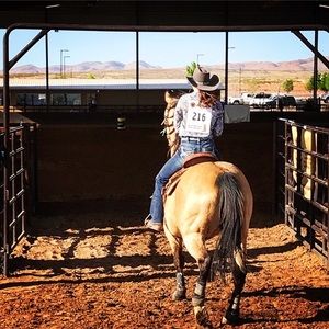 Meet your Posher, Devyn